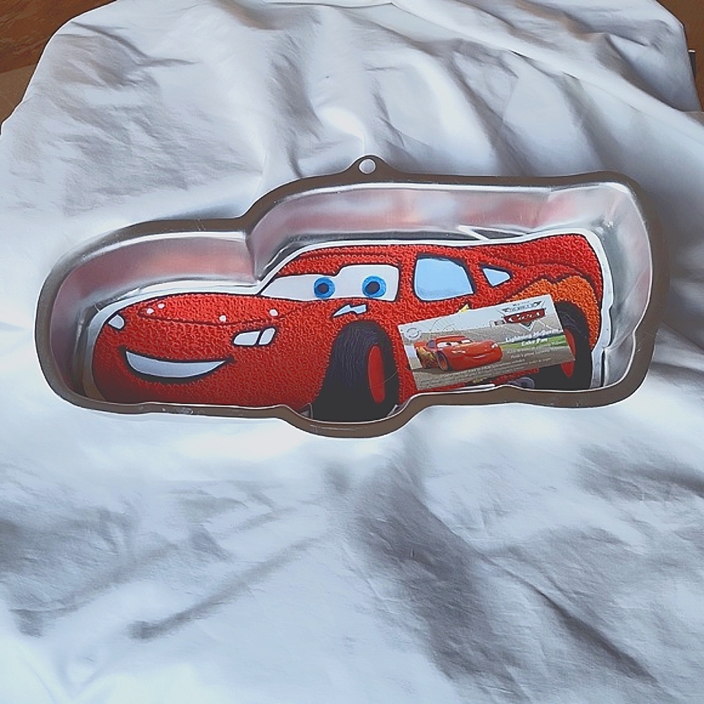 Lighting McQueen cake pan